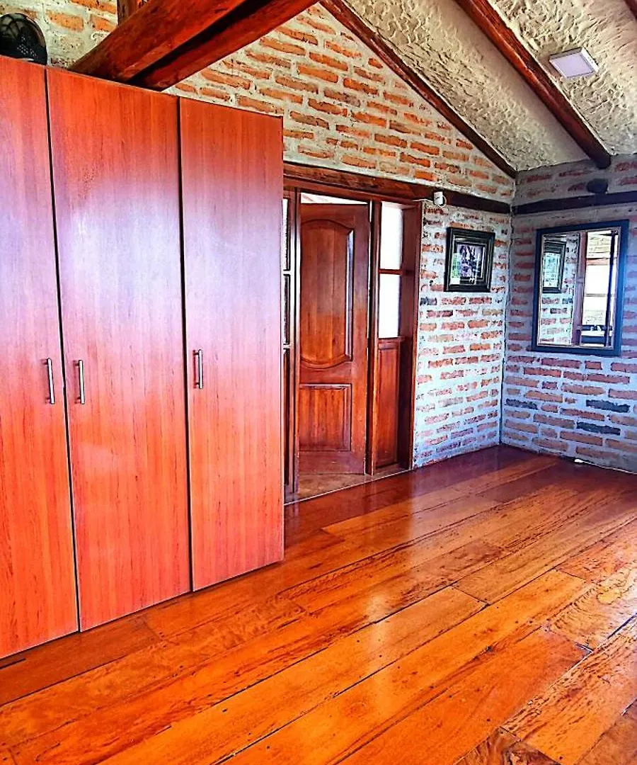 キトIlalo Chalet Houseアパートメント 0*, キト