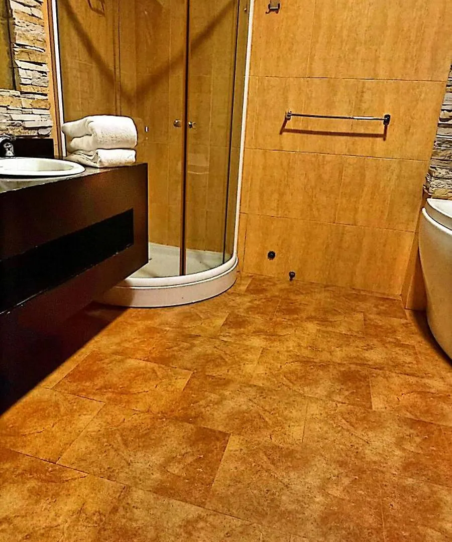 キトIlalo Chalet Houseアパートメント ホームステイ