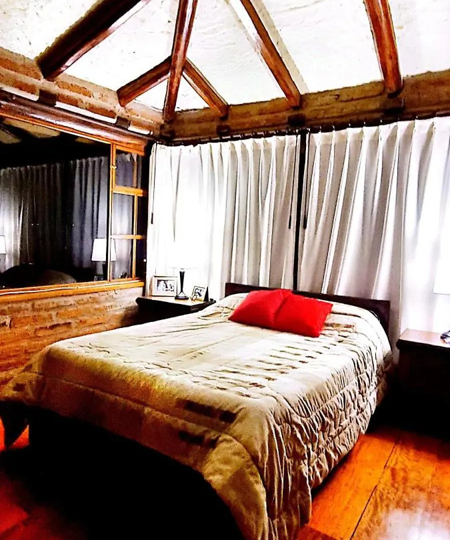 キトIlalo Chalet Houseアパートメント キト